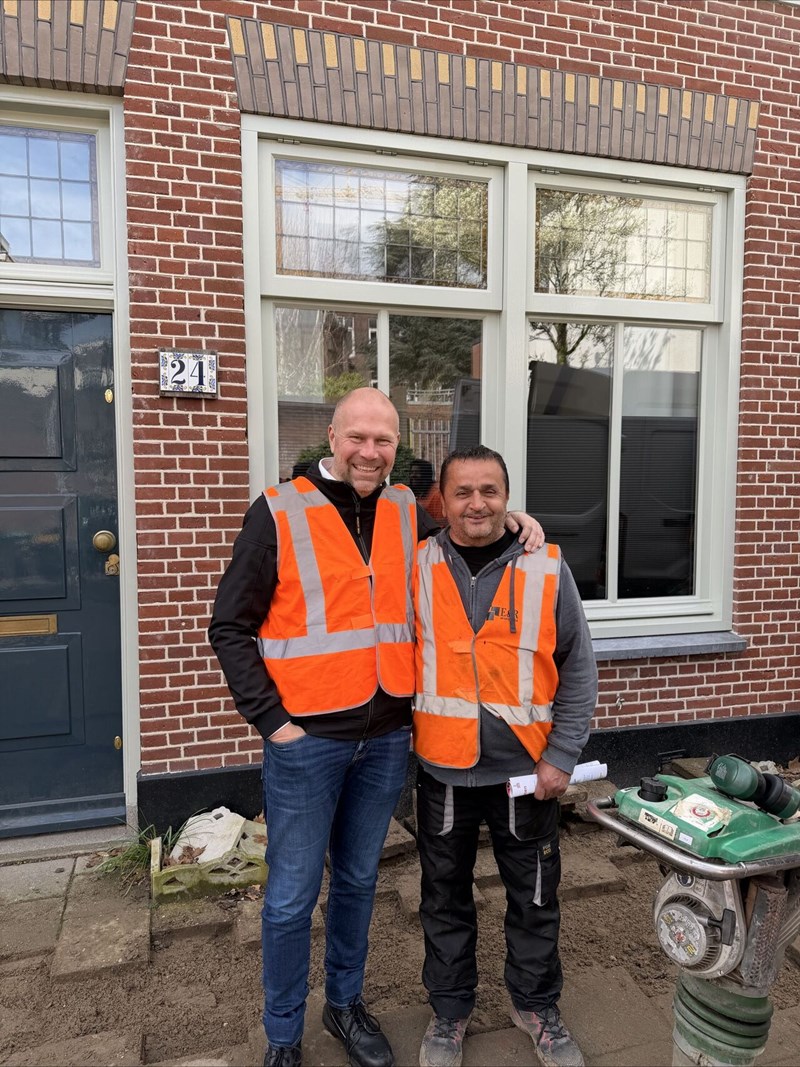 René op de werkvloer met de vakmensen